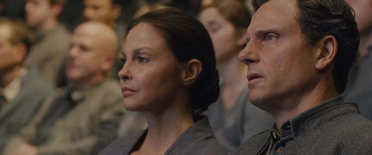 Divergent (2014) 100mb Hindi Dual Audio movie Hevc BRRip Download Screenshot